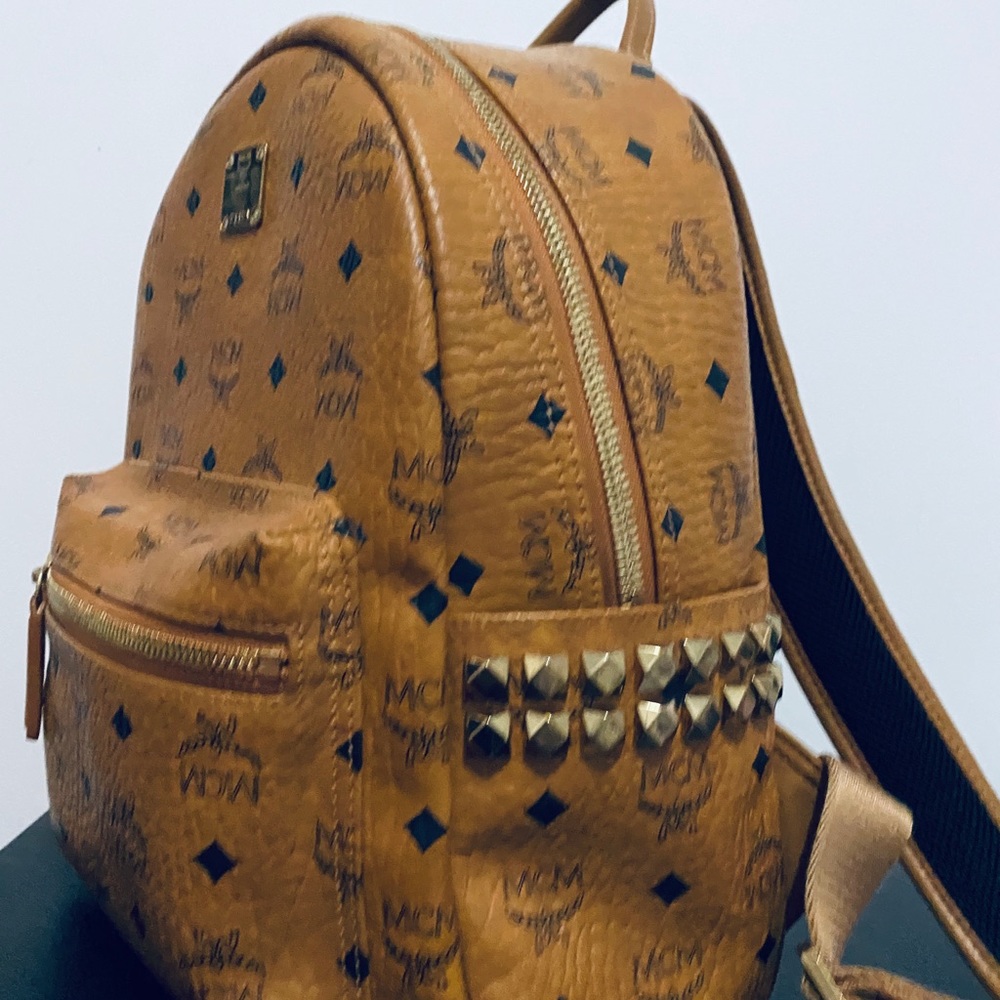 MCMBackpack gold studs on the side Small